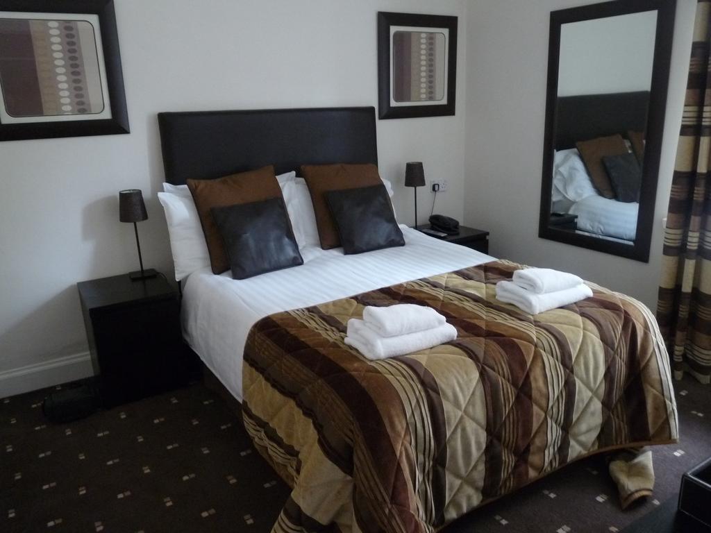 The Spinnaker Hotel 구럭 객실 사진