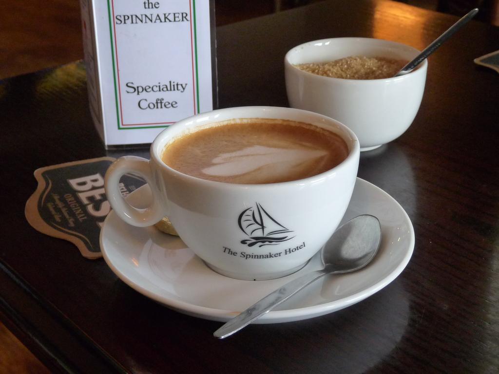 The Spinnaker Hotel 구럭 객실 사진