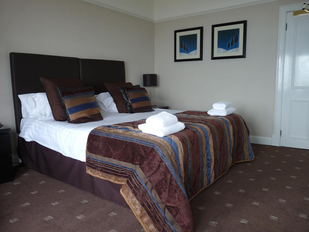 The Spinnaker Hotel 구럭 객실 사진