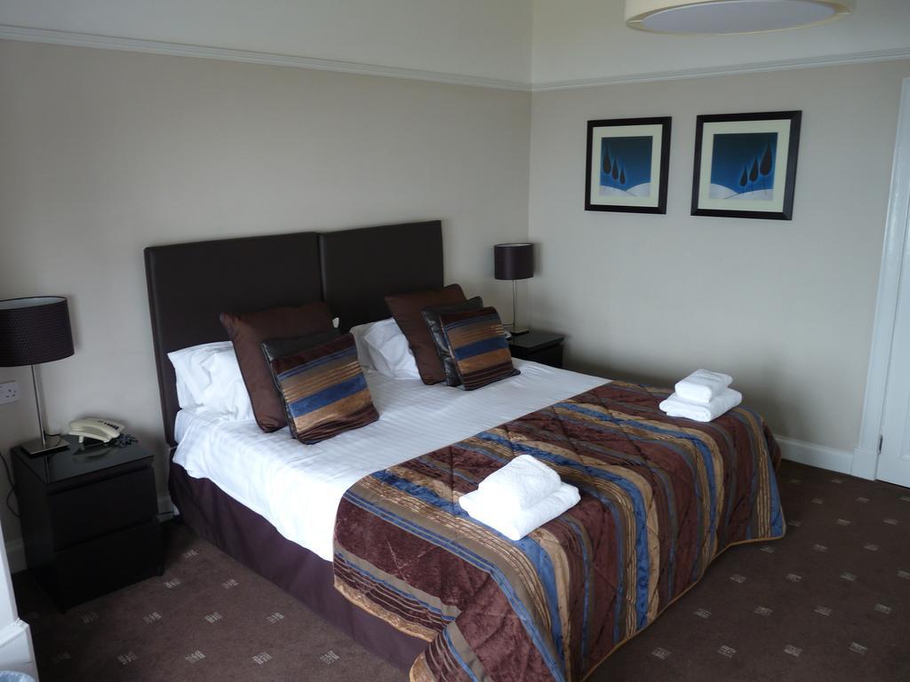 The Spinnaker Hotel 구럭 객실 사진